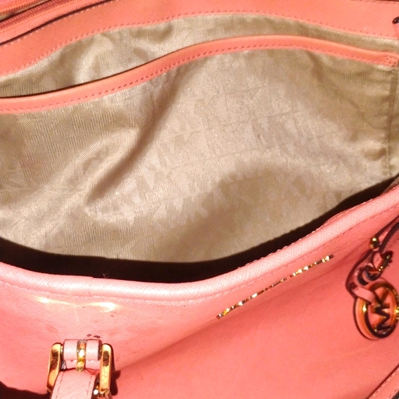 Michael Kors large rare Jet Set coral leather tote/shoulder bag - Picture 7 of 15